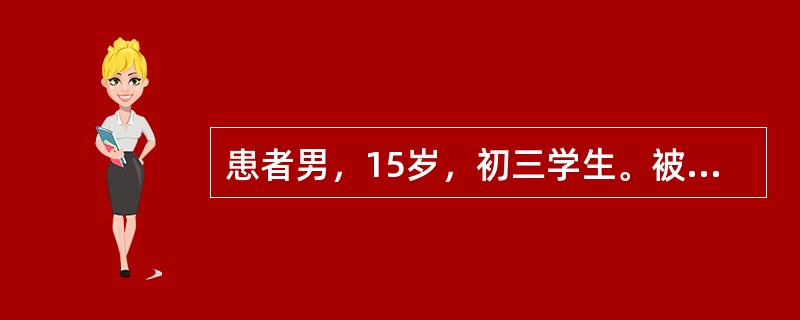 患者男，15岁，初三学生。被父母领来就诊，父母要求治疗师帮助解决孩子最近上网成瘾、经常不愿意上学的问题。治疗师与患者接触后，发现患者对治疗师抵触情绪较大，要么沉默无语，要么表现得烦躁不安。在治疗师的耐