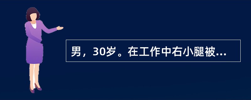 男，30岁。在工作中右小腿被刀砍伤，20小时后送到医院急诊。检查：右小腿外侧有7cm长伤口，边缘整齐，伤口内沾有较多泥沙。处理宜